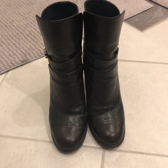 CHANEL size 40.5 black and brown quilted boots - Picture 5 of 11